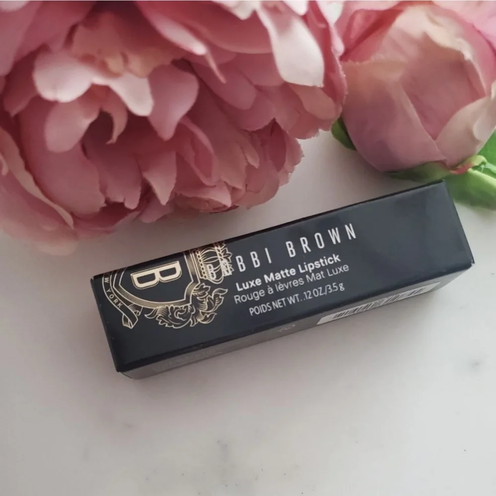 Bobbi Brown Luxe Matte Lip Color in Burnt   Cherry (Berry Red)